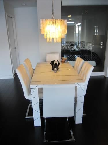 HydeWest - Iceboat Terrace Furnished Townhome
