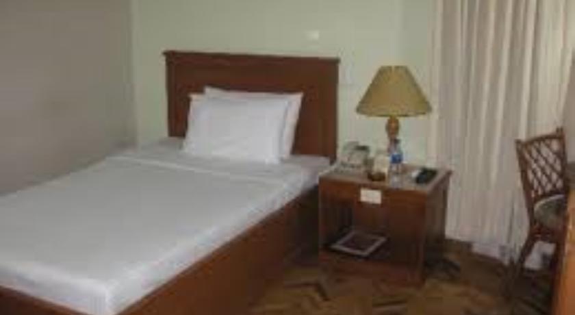 Отель Maxandrea Hotel
