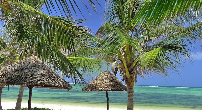 Отель Breezes Beach Club and Spa