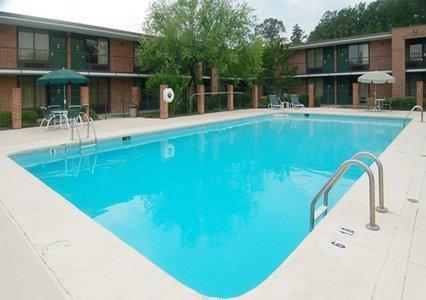 Отель Quality Inn & Suites Ozark