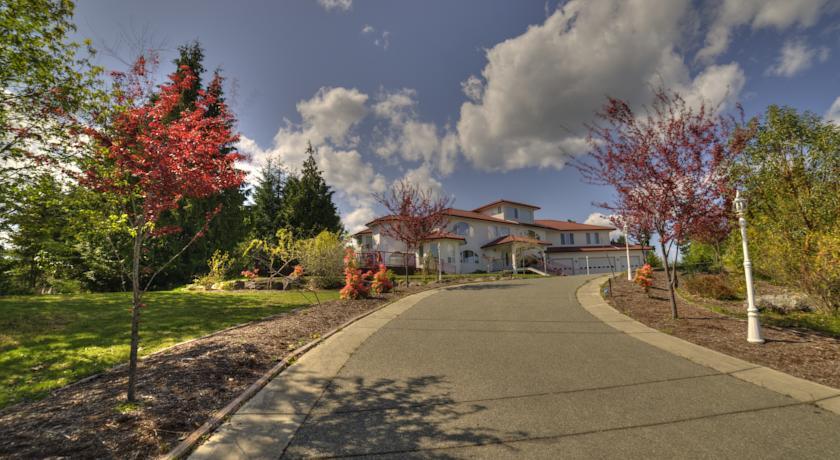 Гостевой дом Shawnigan Vacations