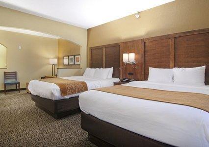 Отель Comfort Suites Ramsey