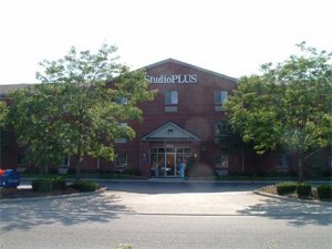 Отель StudioPLUS Toledo-Maumee
