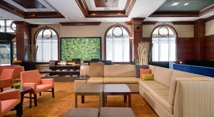 Отель Courtyard by Marriott Norfolk Downtown