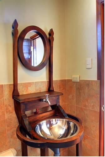 Отель Saint Patricks Lodge