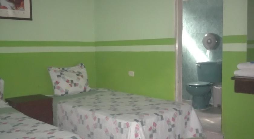 Отель Hotel Montesclaros