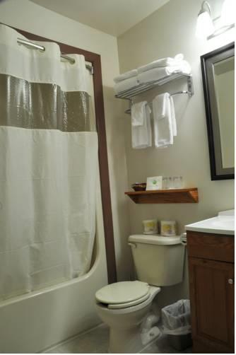Отель Bras d'Or Lakes Inn