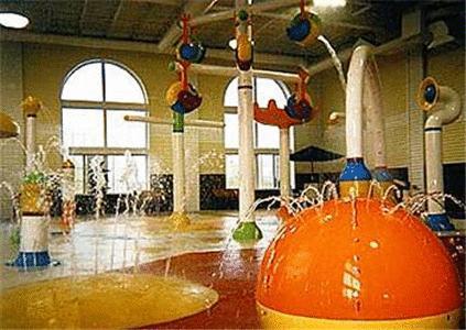 Отель Fairview Beachfront Inn & Waterpark