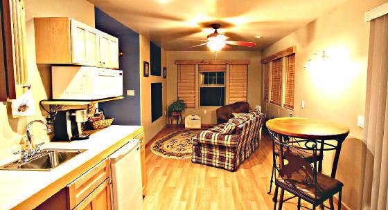 Мини-отель Lucinda's Country Inn