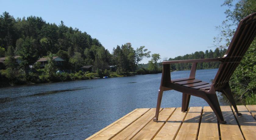 Отель Chalet Pontiac