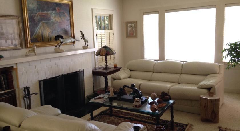 Отель Petaluma California Spanish Style Home
