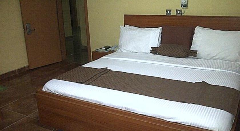 Отель Greenland Suites