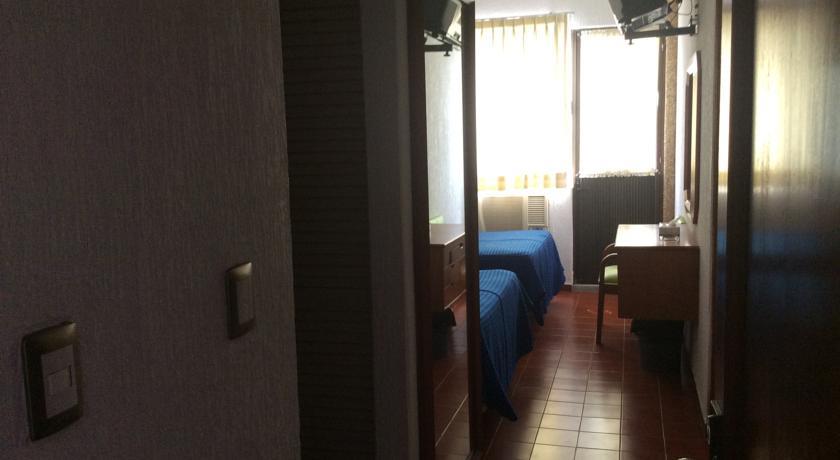 HOTEL CANDILEJAS