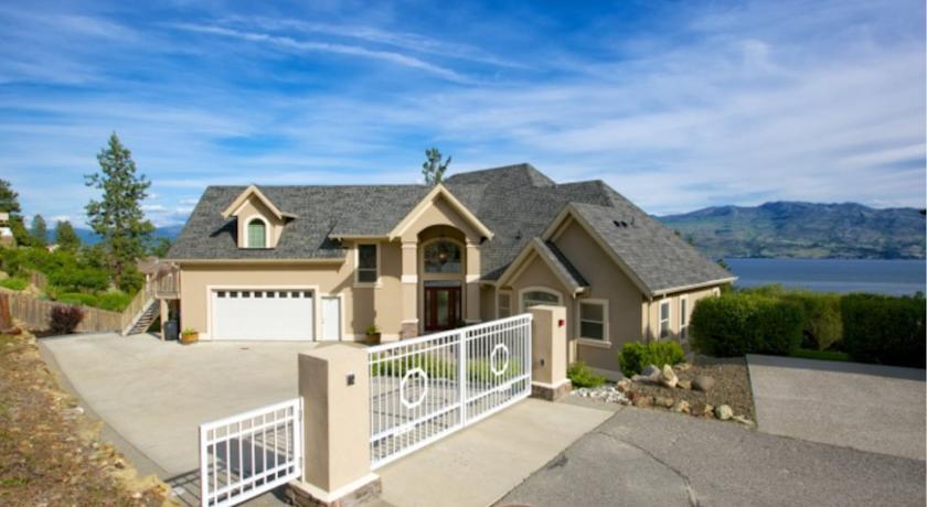 Мини-отель Lake Okanagan Bed and Breakfast