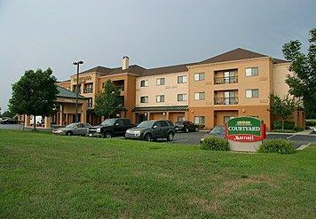Отель Courtyard Detroit Utica
