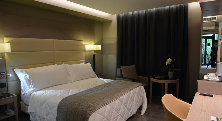 Отель Hotel Forum