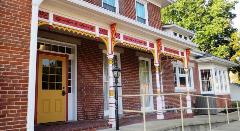 Апартаменты Brookville Lodge