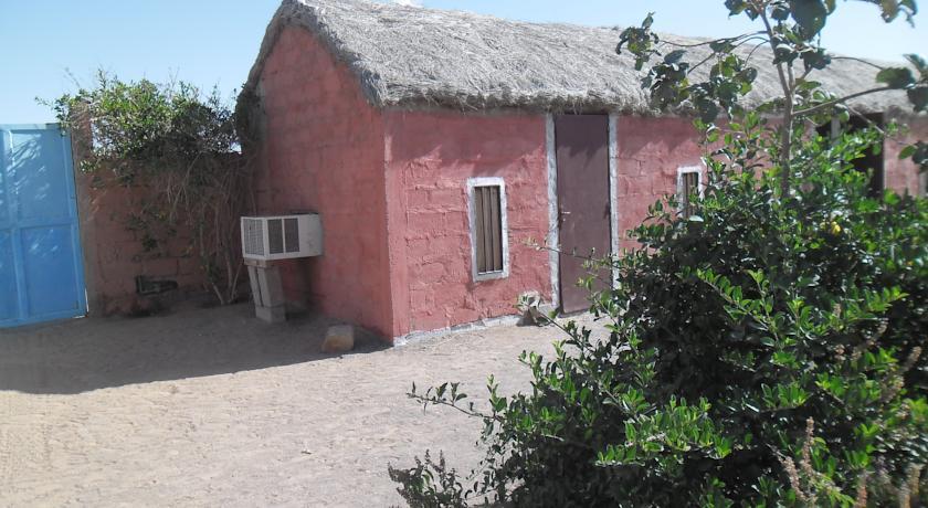 Отель Auberge et Camping Inimi