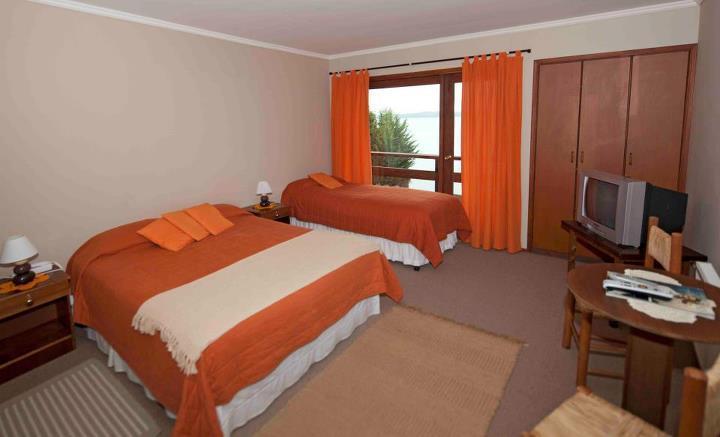 Отель Hostal Las Juntas