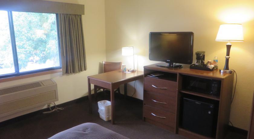 Отель AmericInn Lodge & Suites Worthington