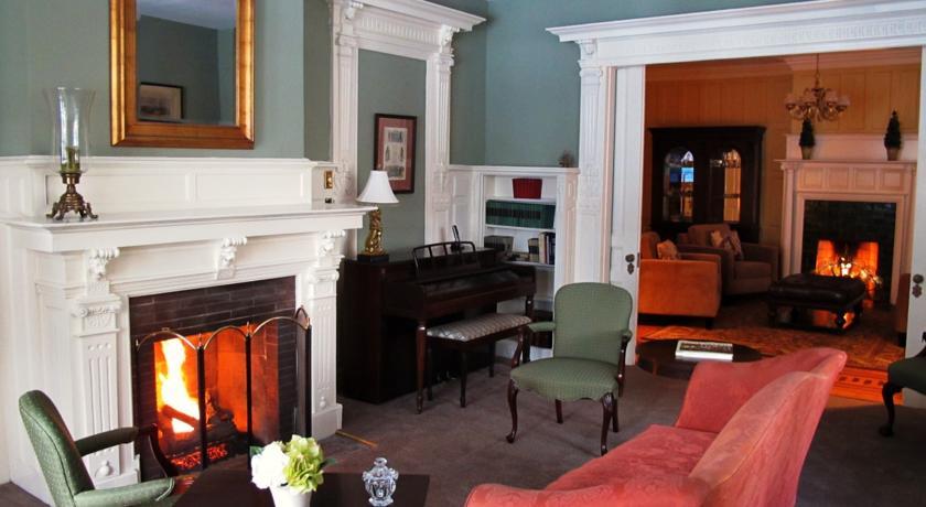 Отель Debary Inn