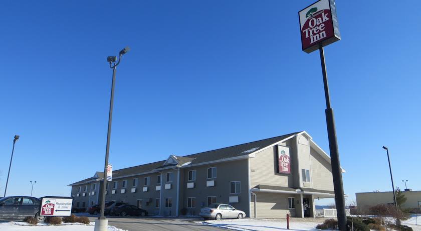 Отель Oak Tree Inn Missouri Valley