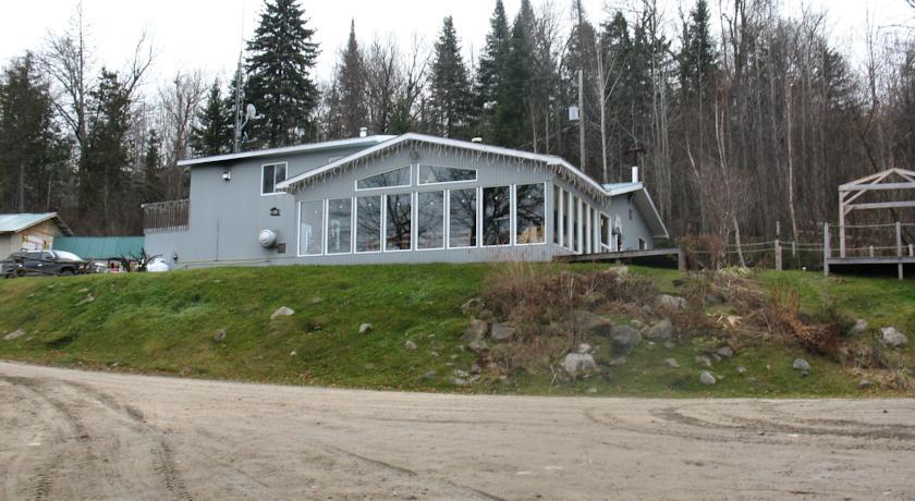 Отель Pourvoirie Base Plein Air Cockanagog