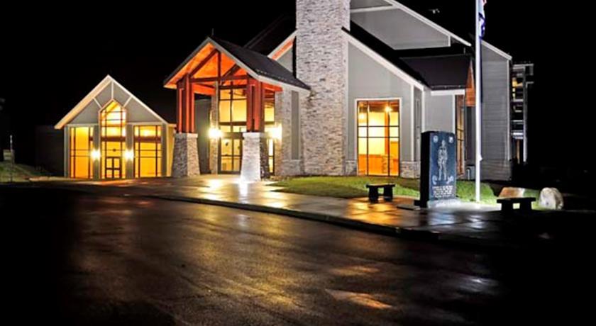 Отель Twin Falls Resort