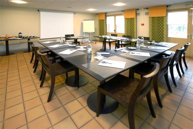 Отель Kyriad Hotel Orléans Sud - Olivet La Source 
