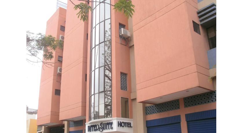 Отель Hotel Intersuite