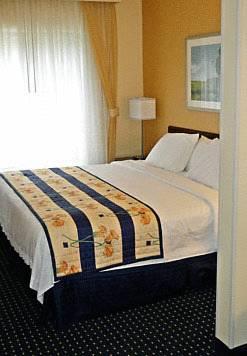 Отель SpringHill Suites Pinehurst Southern Pines