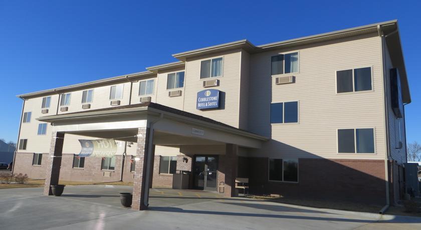 Отель Cobblestone Hotel and Suites Fairbury