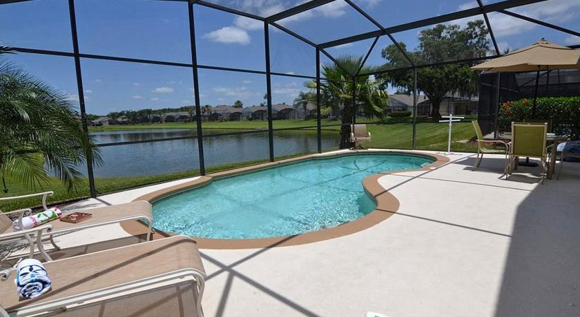 Lake View by Ellis Exclusive Villas