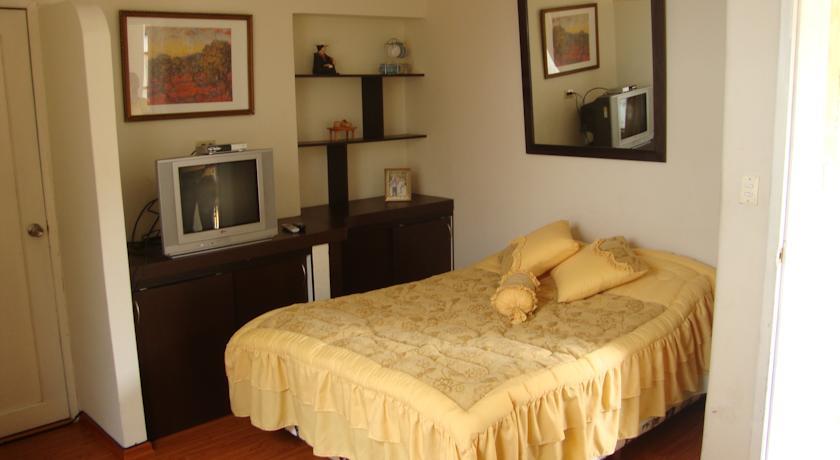 Гостевой дом Hostal Petite Maison #1