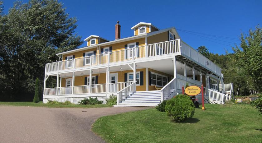 Отель The Island Inn