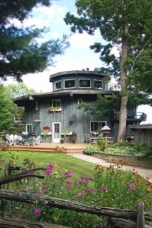 Мини-отель Stouffermill Bed & Breakfast