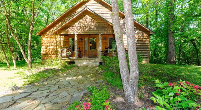 Отель Dancing Bear Cabins