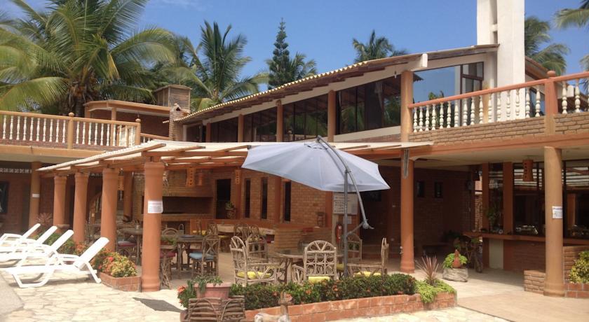 Отель Suite Hotel Romanos