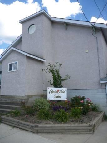 Отель Creston Hotel & Suites