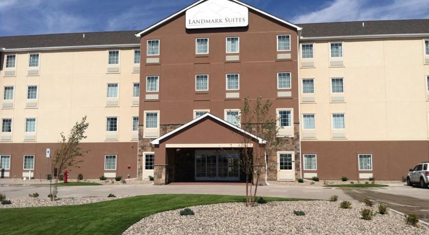 Отель Landmark Suites - Williston