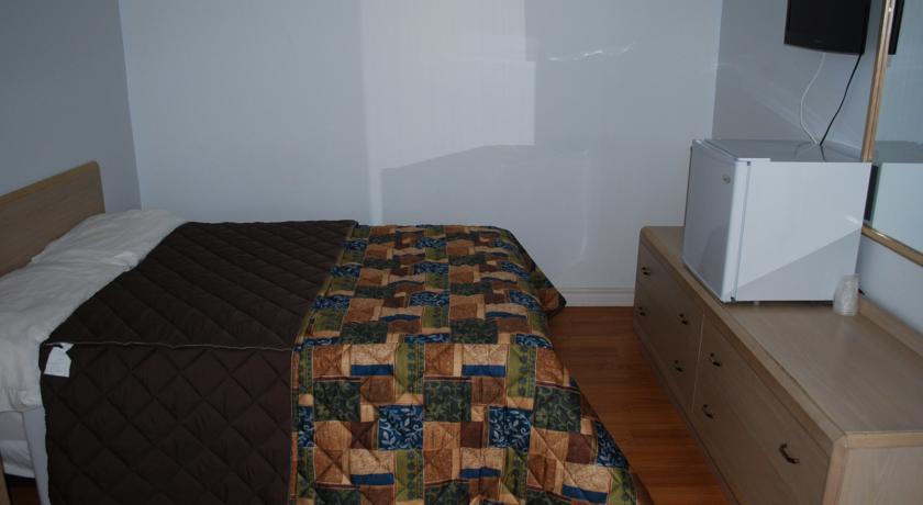 Отель Motel du Vieux Pont