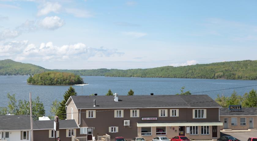 Отель Auberge 4 Saisons