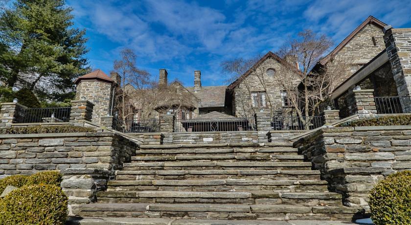 Отель Villanova University Conference Center