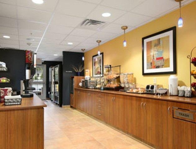 Отель Microtel Inn & Suites Chili/Rochester