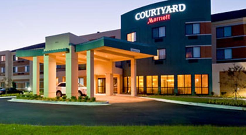 Отель Courtyard by Marriott Alexandria