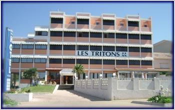 Отель Hôtel Les Tritons