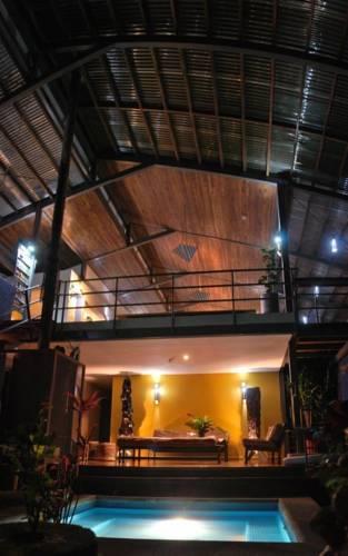 Отель Celeste Mountain Lodge
