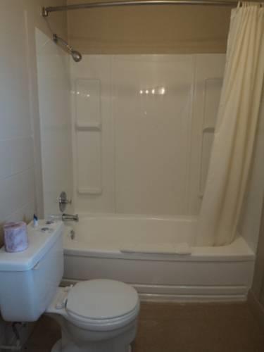 Отель Canadas Best Value Inn Port Colborne