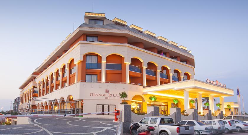 Hotel Orange Palace Side