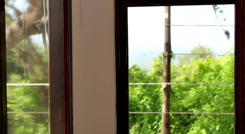 Отель Galapagos Safari Camp
